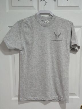 Men’s Heather Gray Performance Tee